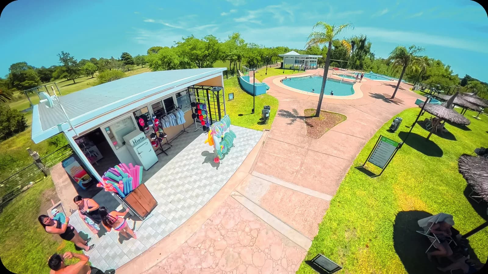 Local de alquiler junto a las piscinas de Termas Colón