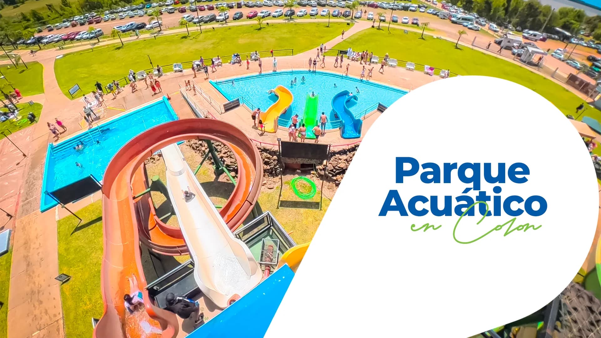 Parque acuático en Colón: toboganes y piscinas vistos desde arriba