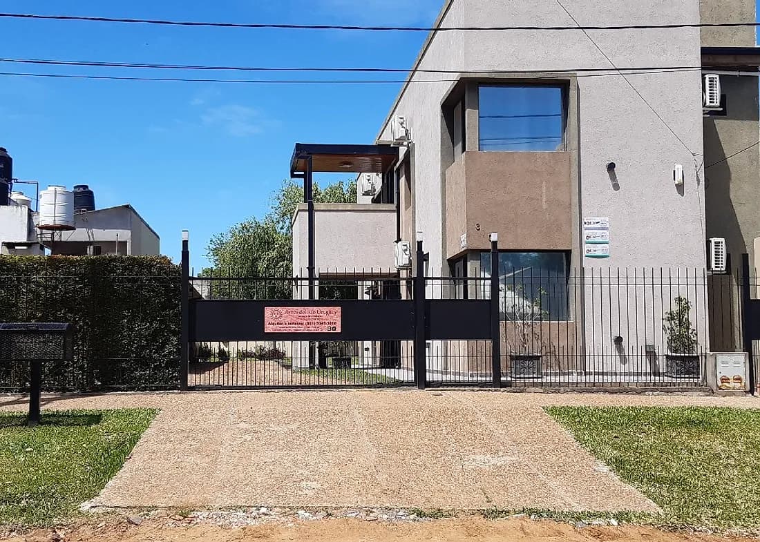 Ayres del Río Uruguay, departamentos en Colón